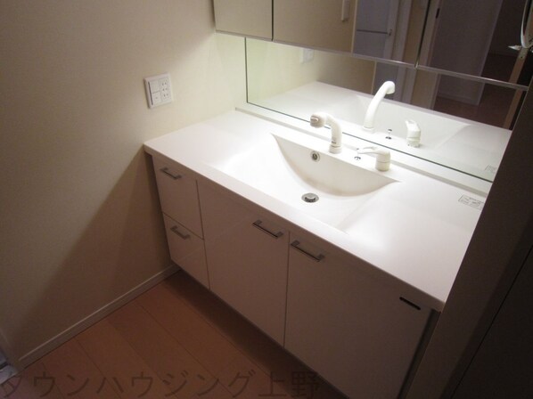 ロイヤルパークスタワー南千住の物件内観写真